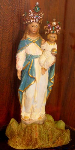 Statue of the Child and Virgin at Ursuline Convent